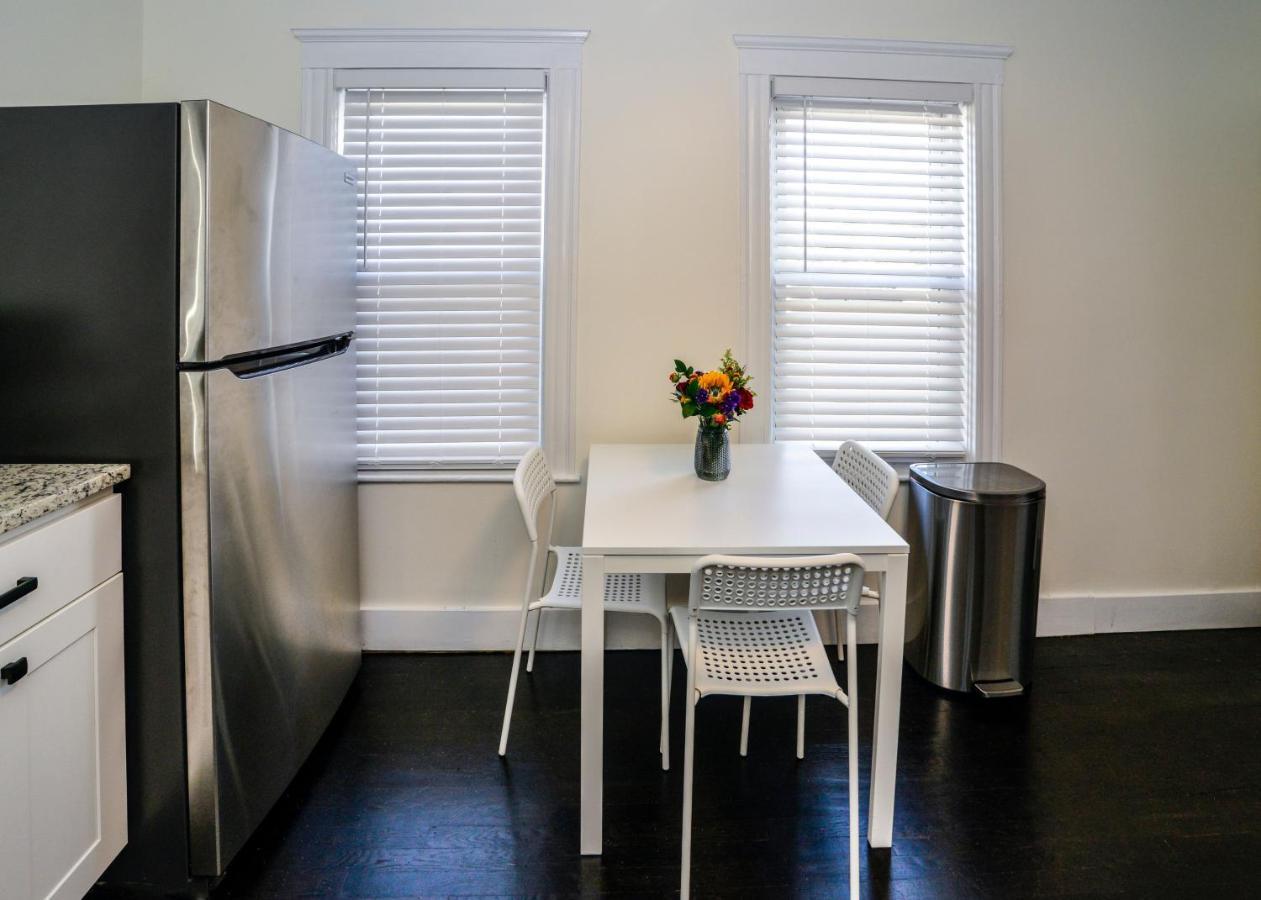 Modern Two Bedroom Condo - Boston Stoneham Экстерьер фото