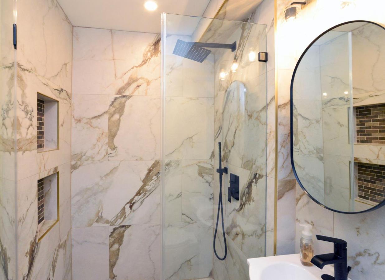 Modern Two Bedroom Condo - Boston Stoneham Экстерьер фото