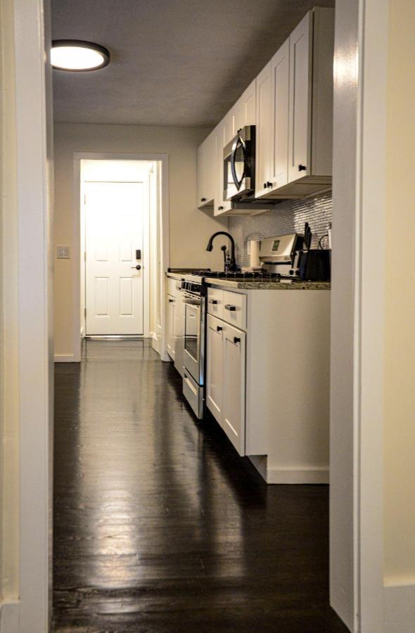 Modern Two Bedroom Condo - Boston Stoneham Экстерьер фото