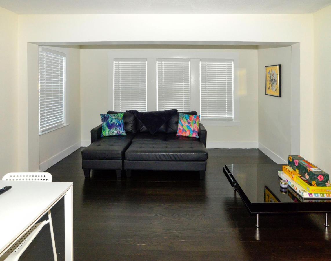 Modern Two Bedroom Condo - Boston Stoneham Экстерьер фото
