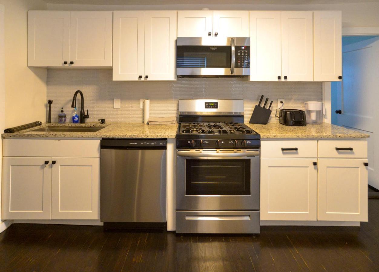 Modern Two Bedroom Condo - Boston Stoneham Экстерьер фото