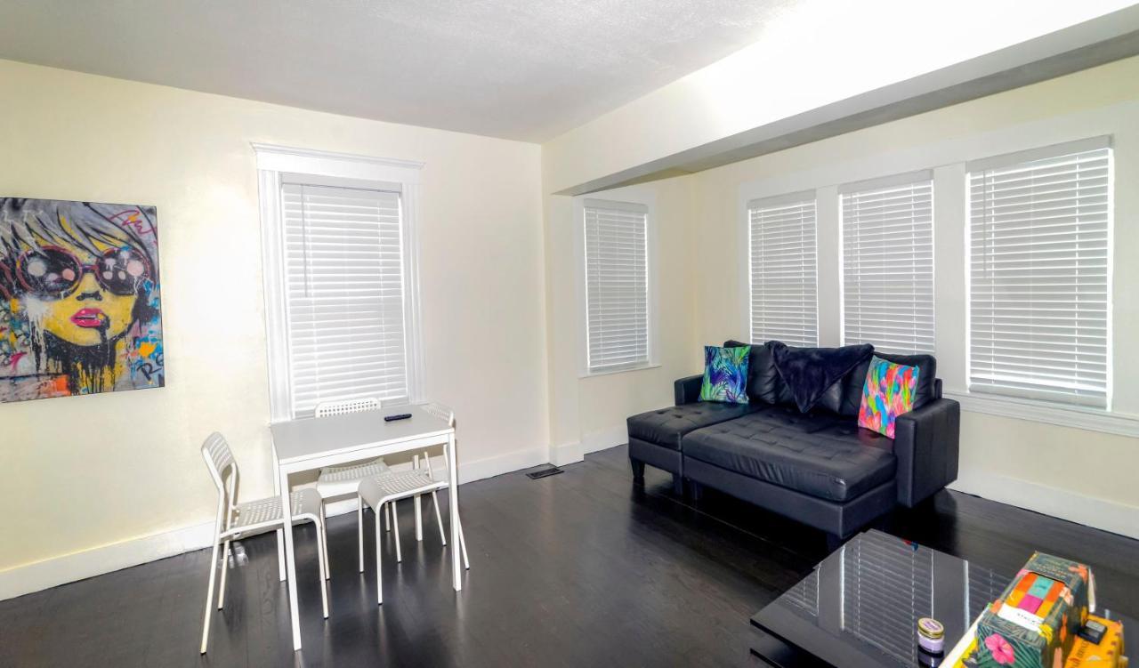 Modern Two Bedroom Condo - Boston Stoneham Экстерьер фото