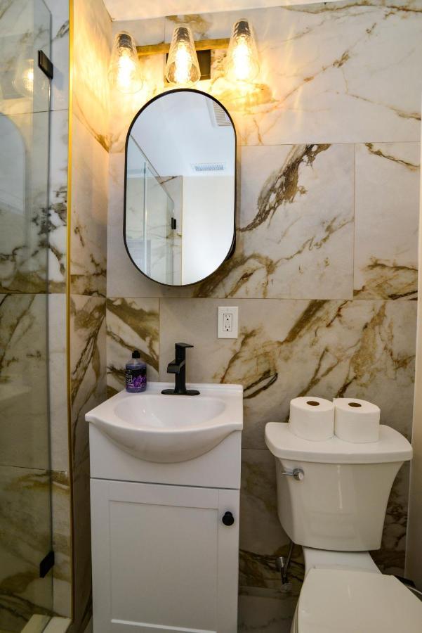 Modern Two Bedroom Condo - Boston Stoneham Экстерьер фото