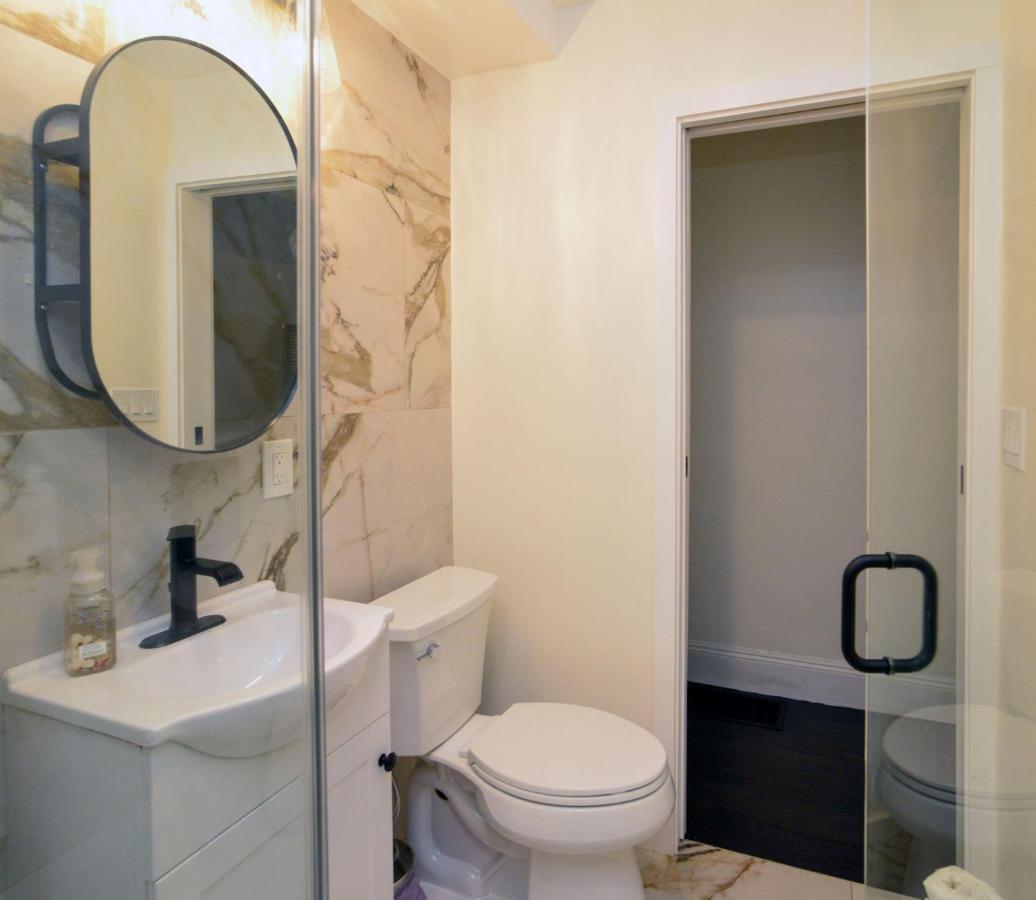 Modern Two Bedroom Condo - Boston Stoneham Экстерьер фото