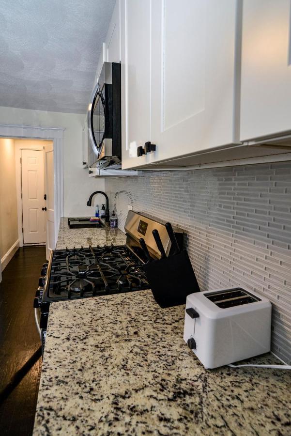 Modern Two Bedroom Condo - Boston Stoneham Экстерьер фото