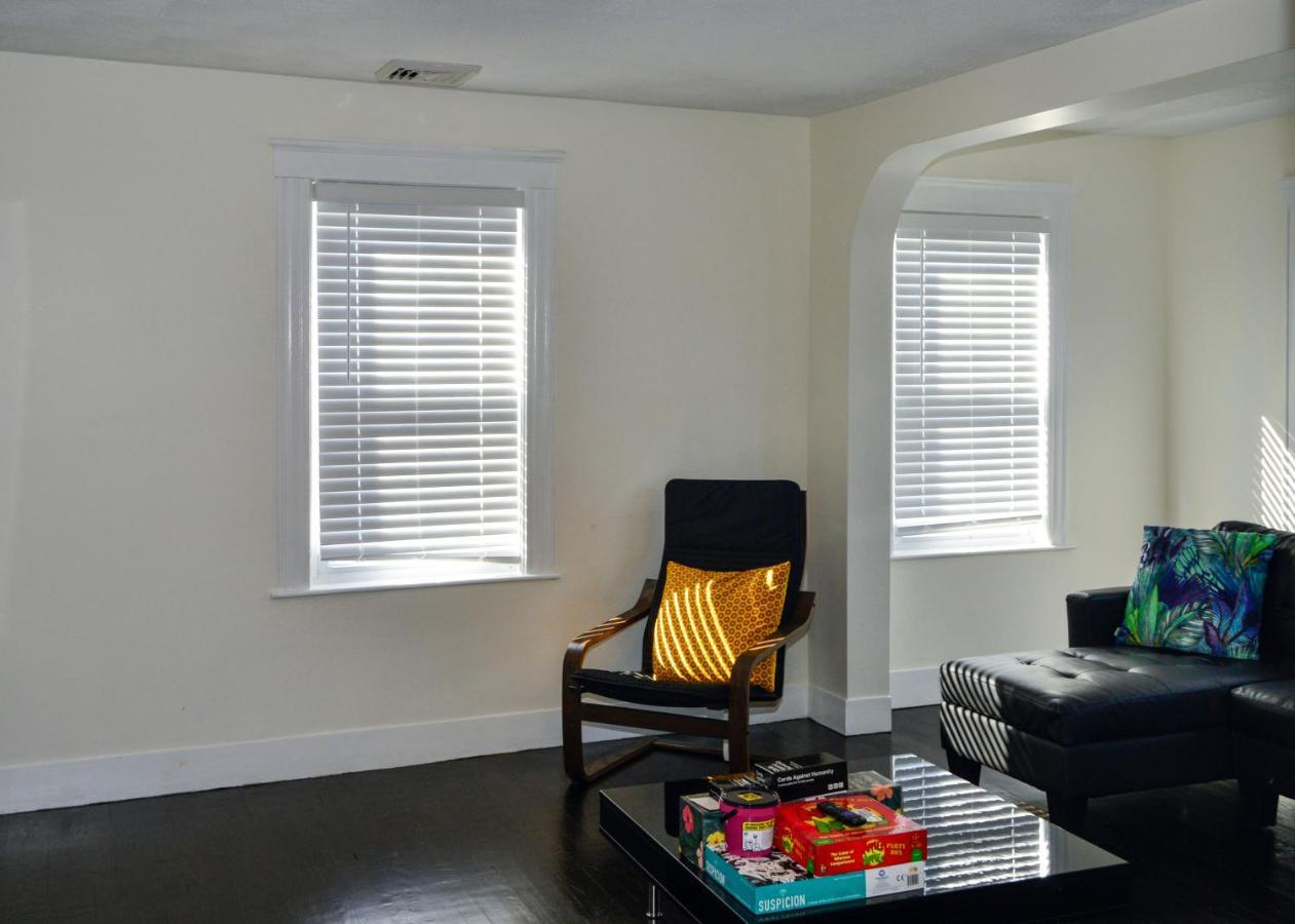 Modern Two Bedroom Condo - Boston Stoneham Экстерьер фото
