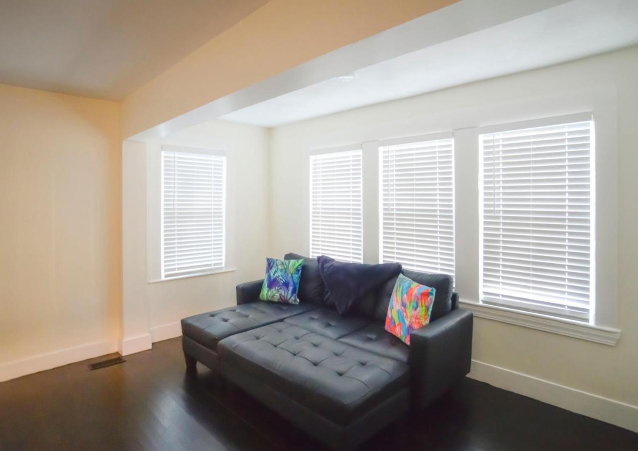 Modern Two Bedroom Condo - Boston Stoneham Экстерьер фото