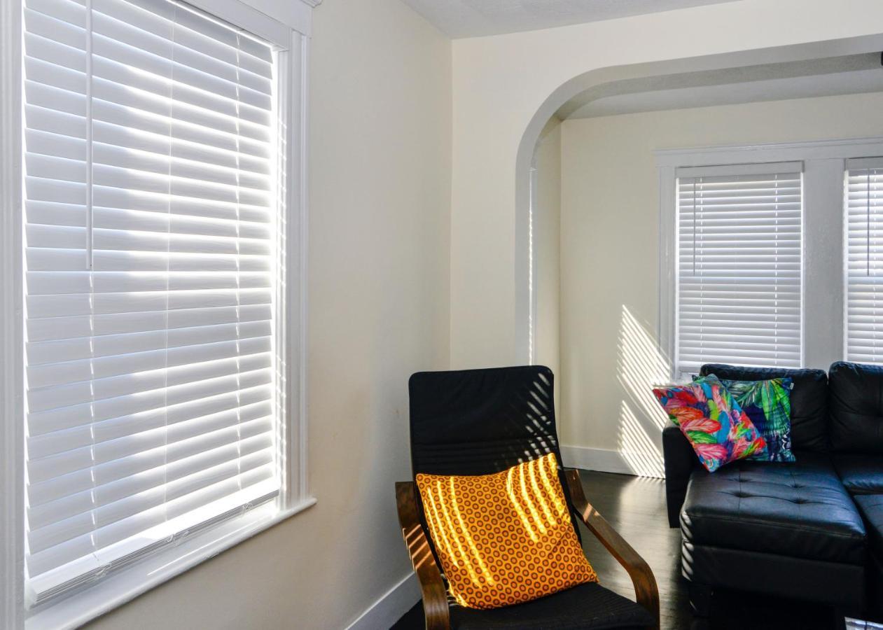 Modern Two Bedroom Condo - Boston Stoneham Экстерьер фото