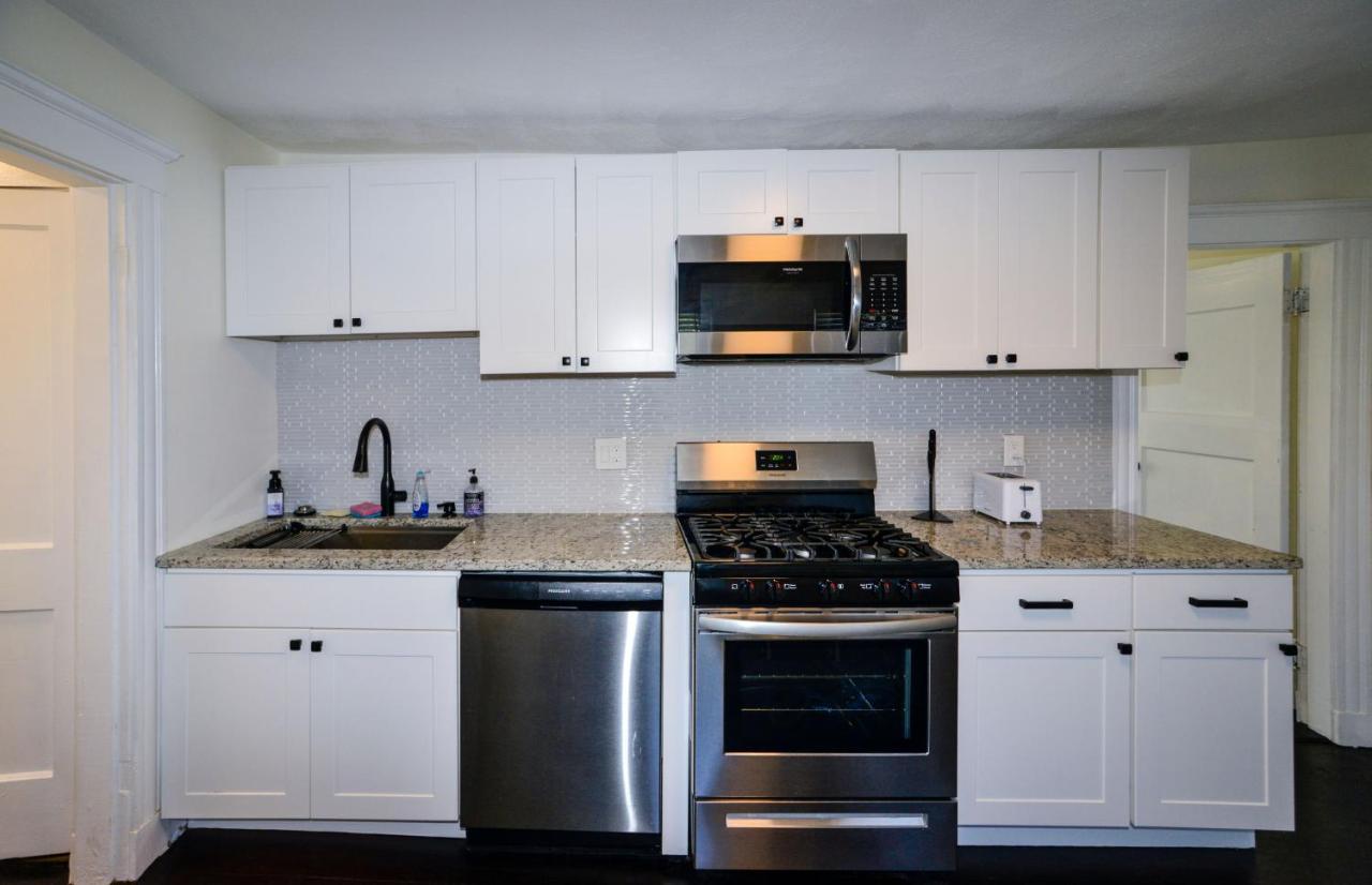 Modern Two Bedroom Condo - Boston Stoneham Экстерьер фото