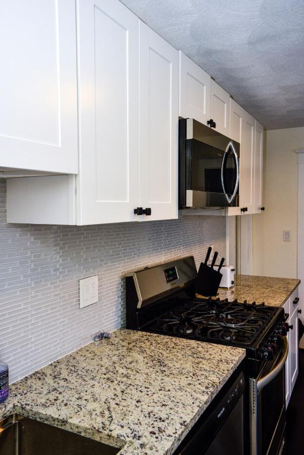 Modern Two Bedroom Condo - Boston Stoneham Экстерьер фото