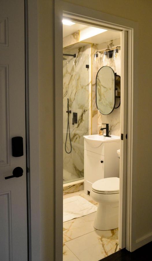 Modern Two Bedroom Condo - Boston Stoneham Экстерьер фото