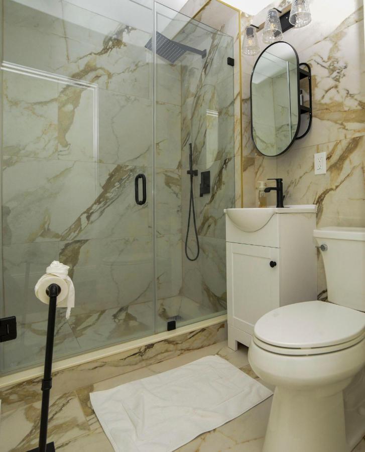 Modern Two Bedroom Condo - Boston Stoneham Экстерьер фото