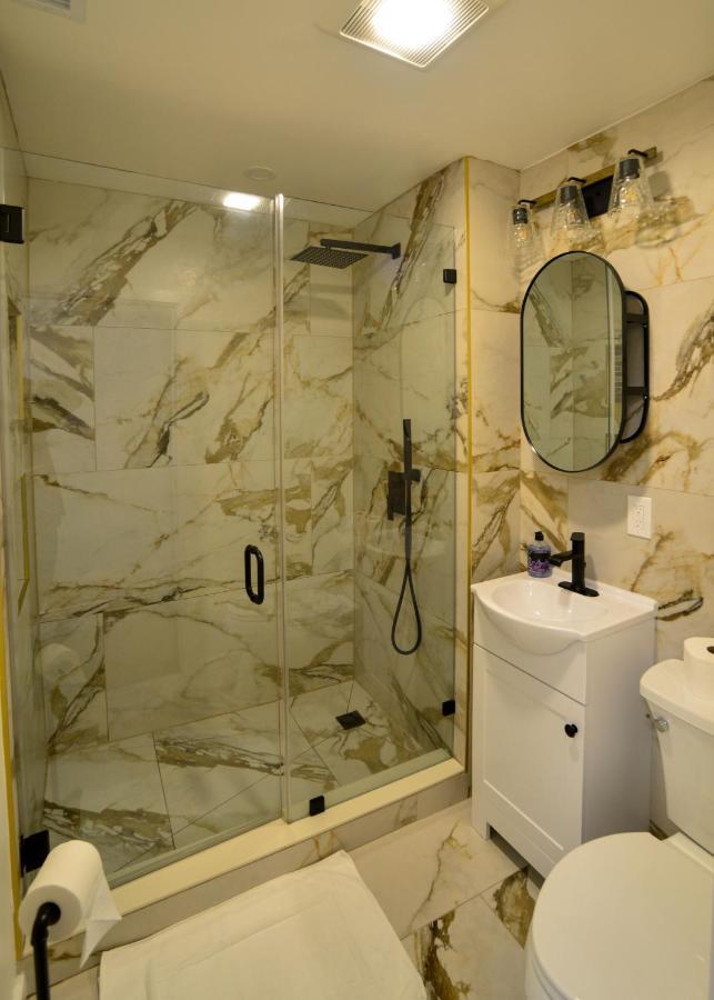 Modern Two Bedroom Condo - Boston Stoneham Экстерьер фото