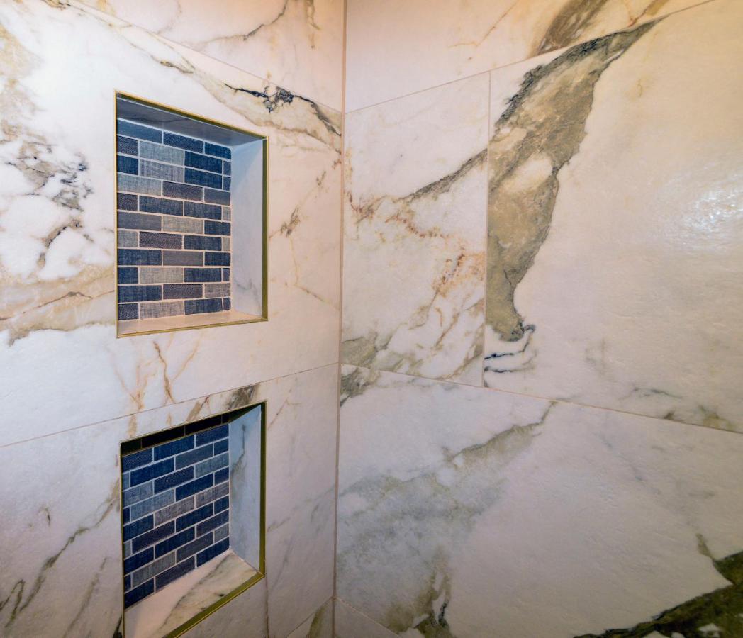 Modern Two Bedroom Condo - Boston Stoneham Экстерьер фото